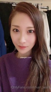 【看着像混血168CM御姐】超棒身材有点冷艳，脱衣舞扭动小腰，抓着奶子揉搓，多毛小穴高潮出水