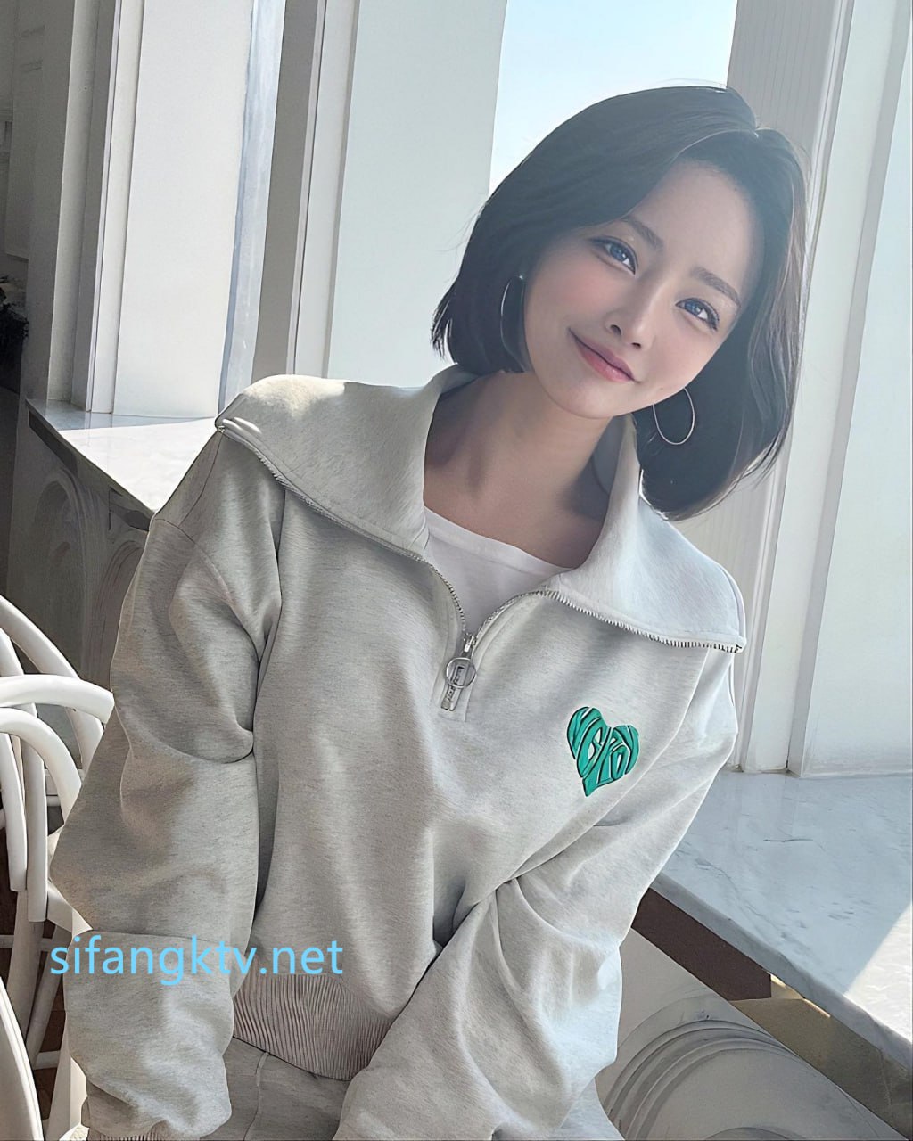 足疗洗浴会所撩妹和男朋友分手半年没做爱的白肤美女技师宾馆开房啪啪